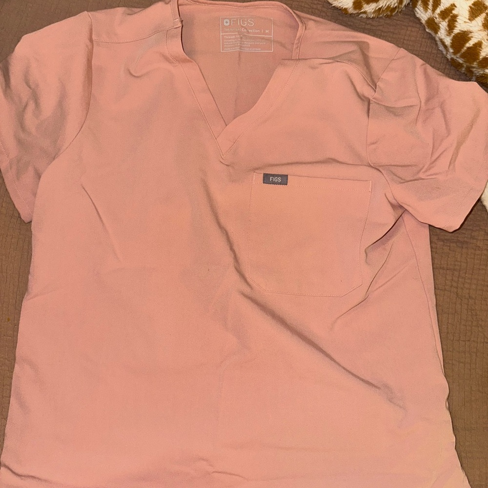 Figs Coral V-Neck Scrub Top